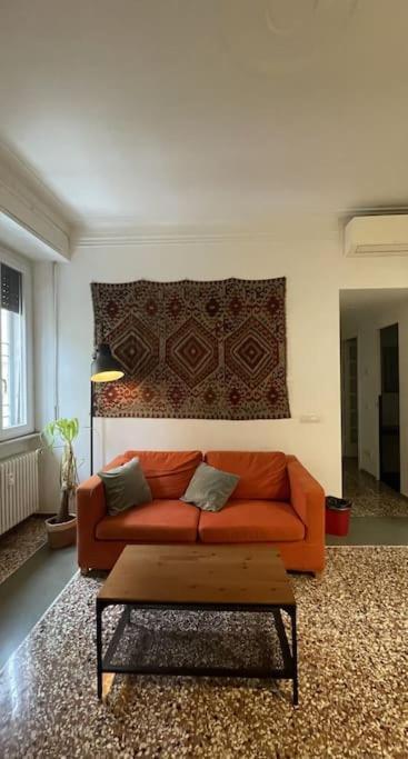 Cozy Apartment Near The Colosseum Rome Exterior photo