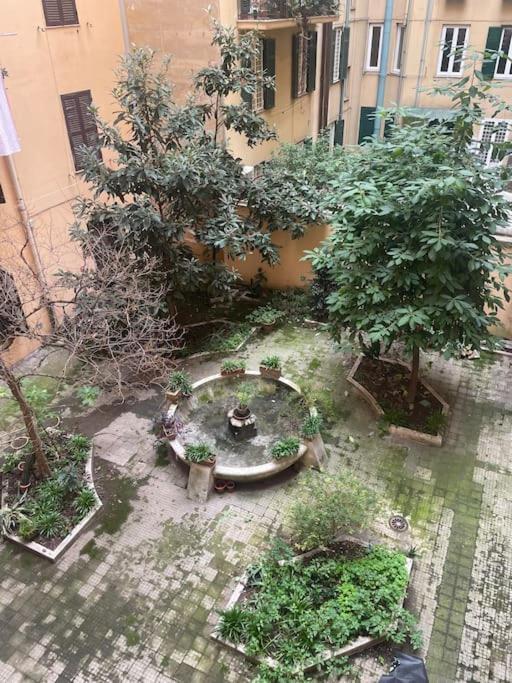 Cozy Apartment Near The Colosseum Rome Exterior photo